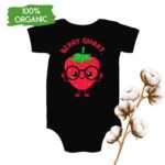 Babybody mit lustiger Erdbeere und schwarzer Brille – Motiv „Berry Smart“, Bio-Baumwolle6