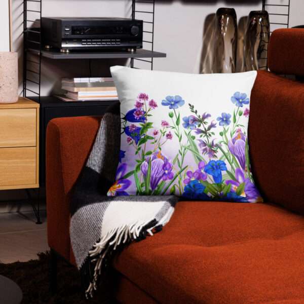Zierkissen mit kräftigem Blumenmuster in Aquarellstil – Violett, Blau, Lavendel, AbbyHooves Design3